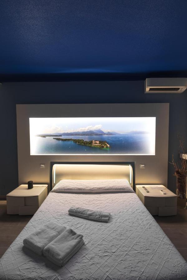 Garda Fantasy Apartment - Jacuzzi Дезенцано-дель-Гарда Экстерьер фото