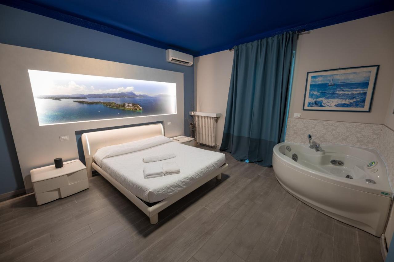 Garda Fantasy Apartment - Jacuzzi Дезенцано-дель-Гарда Экстерьер фото