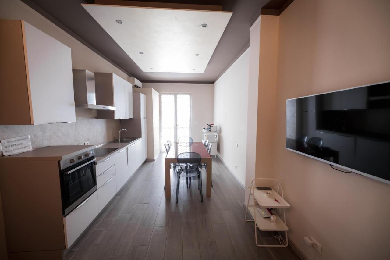 Garda Fantasy Apartment - Jacuzzi Дезенцано-дель-Гарда Экстерьер фото